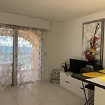 Le Capitole, Vue Exceptionnelle Sur La Mer, T1-2 Fréjus